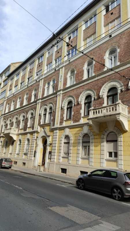 U Home Central Boedapest Buitenkant foto